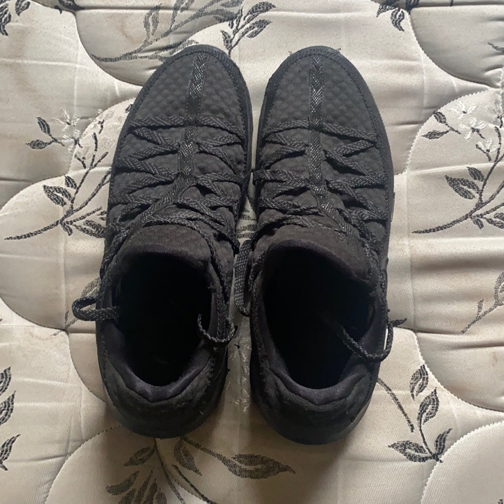 Lebron 17s lows size 11